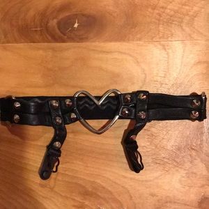 Leather Creepyyeha Garter